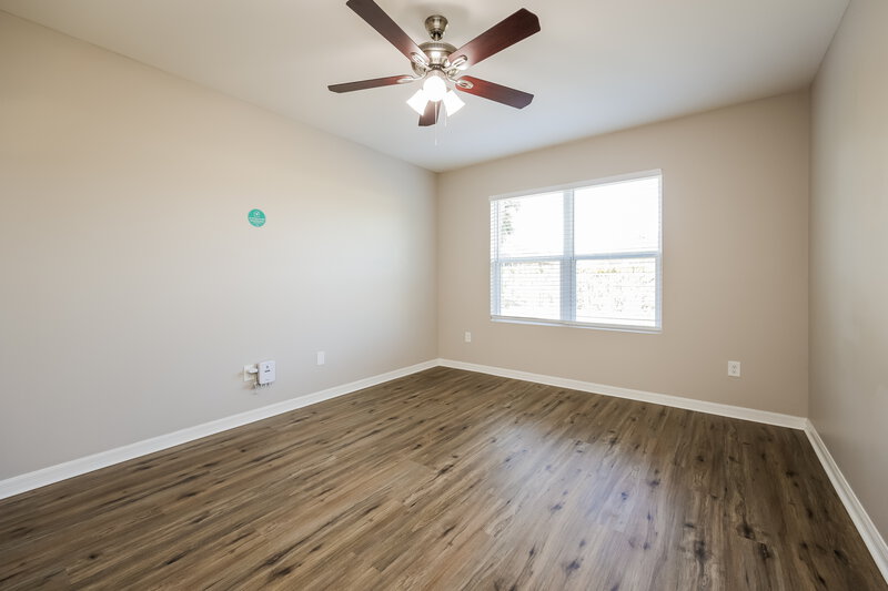 2,180/Mo, 509 SW 11th Ave Cape Coral, FL 33991 Main Bedroom View