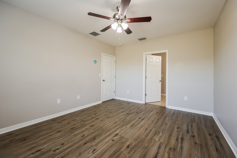 2,180/Mo, 509 SW 11th Ave Cape Coral, FL 33991 Main Bedroom View 2