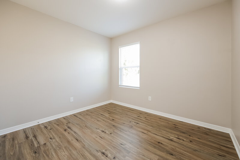 2,180/Mo, 509 SW 11th Ave Cape Coral, FL 33991 Bedroom View 2