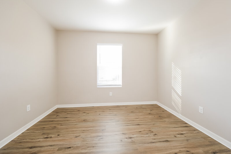 2,180/Mo, 509 SW 11th Ave Cape Coral, FL 33991 Bedroom View 3