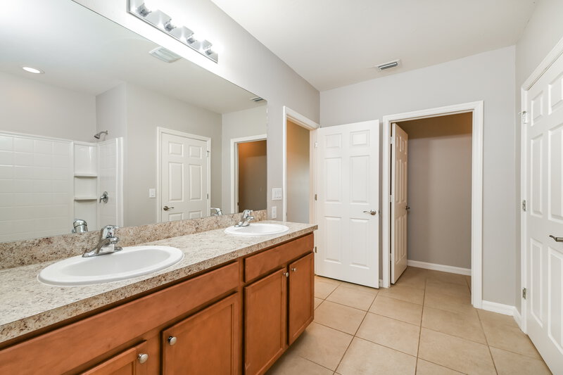 2,670/Mo, 1605 SW 15th St Cape Coral, FL 33991 Main Bathroom View