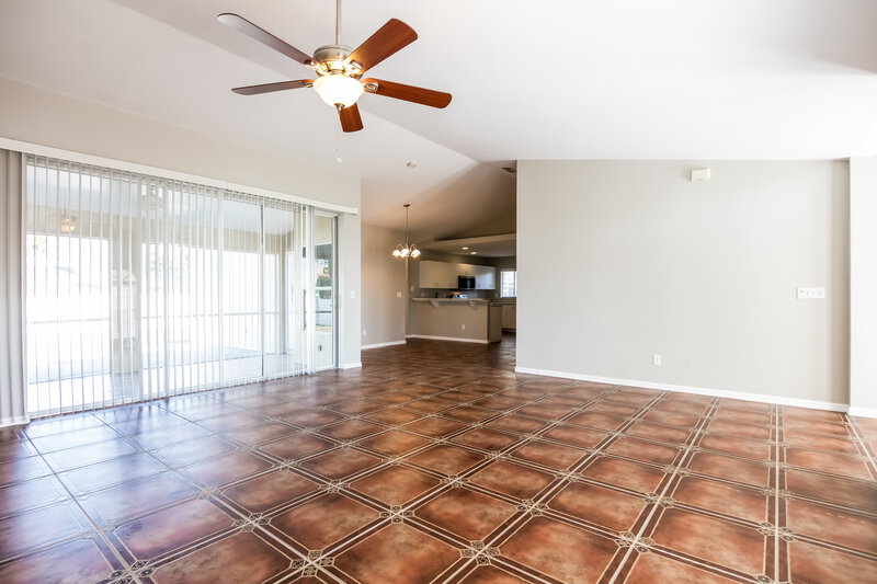 2,130/Mo, 229 SW 43rd Ln Cape Coral, FL 33914 Living Room View 2