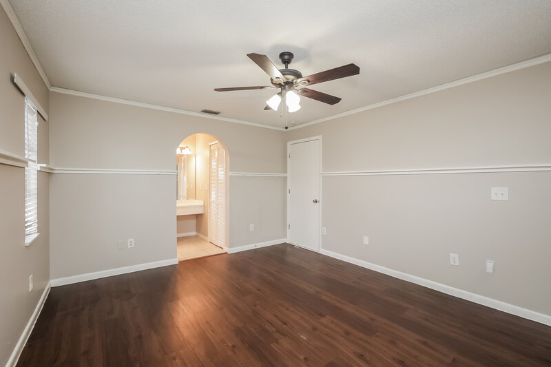 1,885/Mo, 433 SE 13th Pl Cape Coral, FL 33990 Main Bedroom View 2