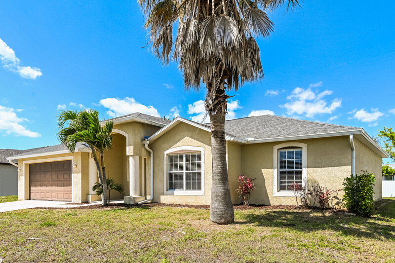 1,825/Mo, 2310 SW 4th Ct Cape Coral, FL 33991 Front View