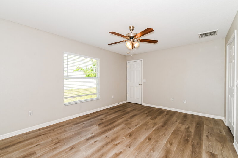 1,825/Mo, 2310 SW 4th Ct Cape Coral, FL 33991 Main Bedroom View 2