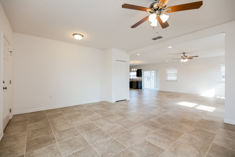 2,270/Mo, 1519 SW 20th Ave Cape Coral, FL 33991 Living Room View
