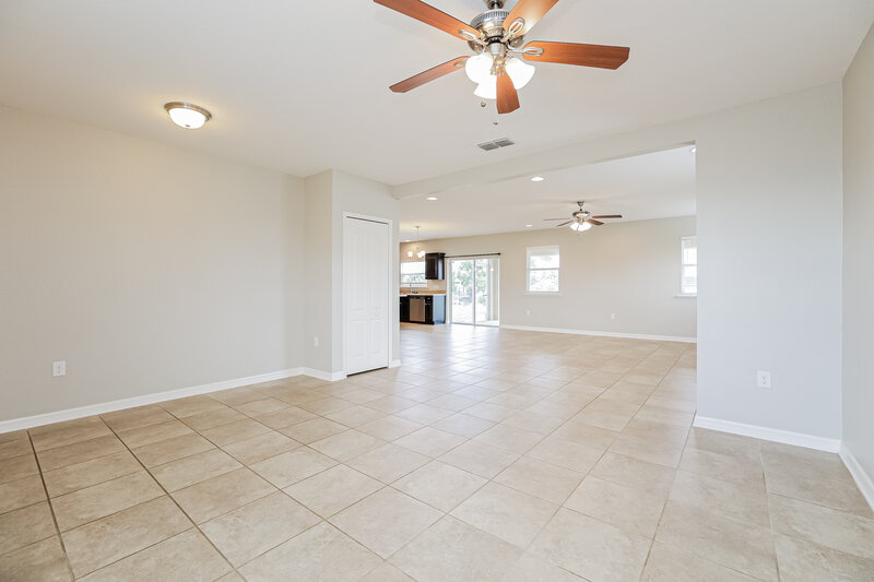 2,275/Mo, 1519 SW 20th Ave Cape Coral, FL 33991 Family Room View
