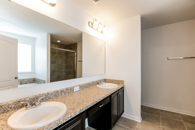 2,270/Mo, 1519 SW 20th Ave Cape Coral, FL 33991 Master Bathroom View