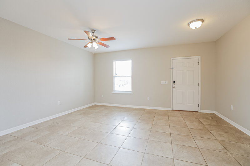 2,275/Mo, 1519 SW 20th Ave Cape Coral, FL 33991 Family Room View 2