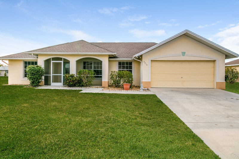 1,590/Mo, 3214 SW Santa Barbara Pl Cape Coral, FL 33914 External View