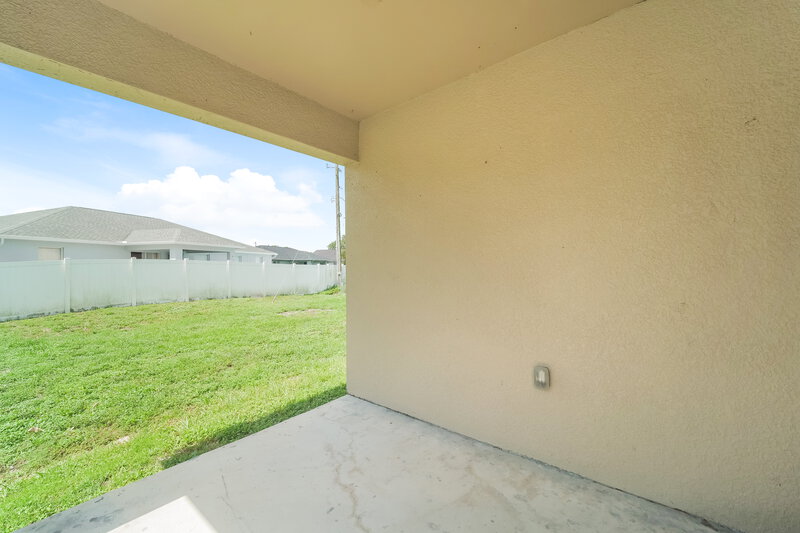 2,010/Mo, 714 SW 6th ST Cape Coral, FL 33991 Patio View