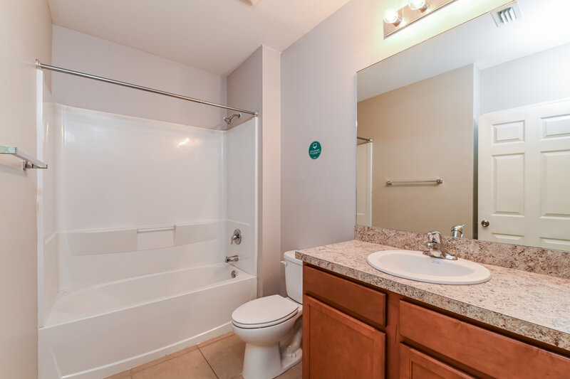 1,950/Mo, 114 SW 21st ST Cape Coral, FL 33991 Bathroom View
