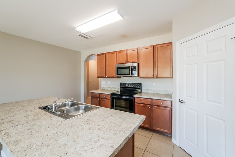 2,055/Mo, 449 SW 19 St Cape Coral, FL 33991 Kitchen View