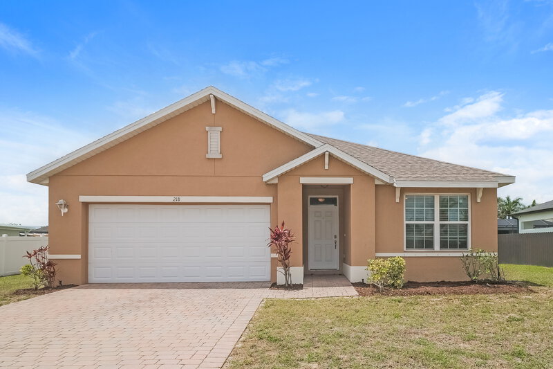 2,190/Mo, 218 SE 8th St Cape Coral, FL 33990 External View