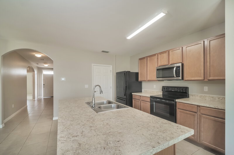 2,190/Mo, 218 SE 8th St Cape Coral, FL 33990 Kitchen View