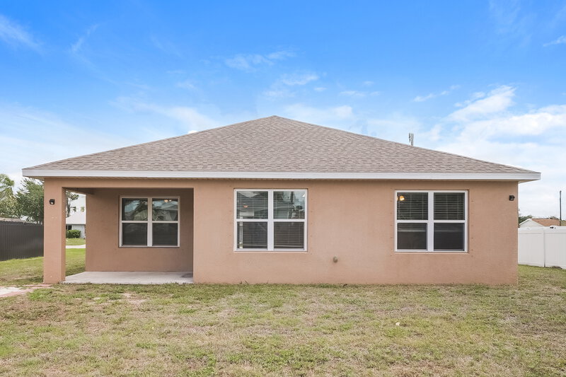 2,190/Mo, 218 SE 8th St Cape Coral, FL 33990 Rear View