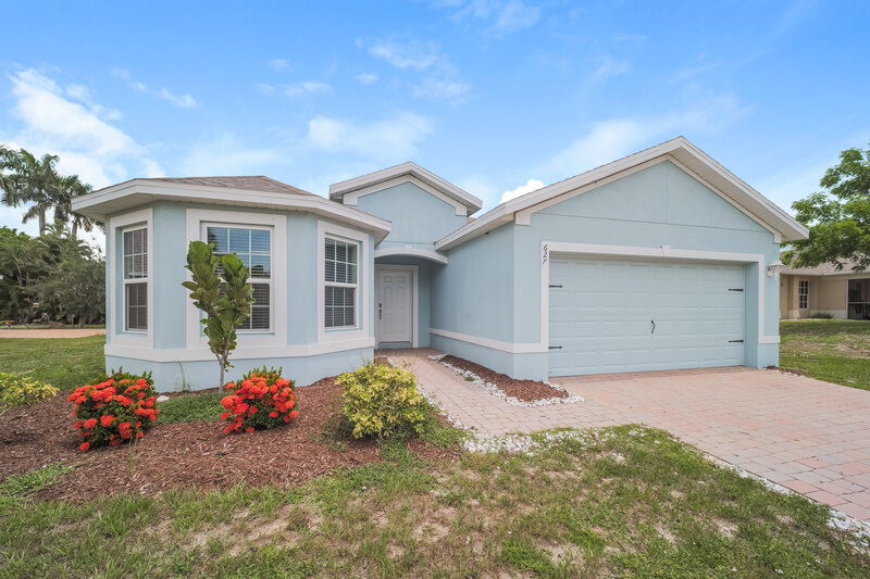 1,685/Mo, 627 SW 27th Ter Cape Coral, FL 33914 Front View