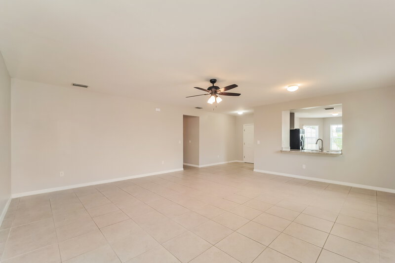 1,685/Mo, 627 SW 27th Ter Cape Coral, FL 33914 Living Room View 2