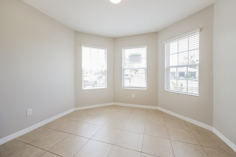 2,095/Mo, 627 SW 27th Ter Cape Coral, FL 33914 Floorplan View 2