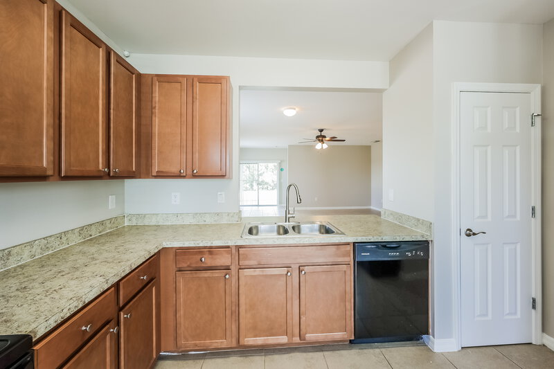2,095/Mo, 627 SW 27th Ter Cape Coral, FL 33914 Misc View 5