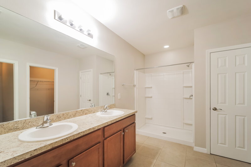 1,685/Mo, 627 SW 27th Ter Cape Coral, FL 33914 Main Bathroom View