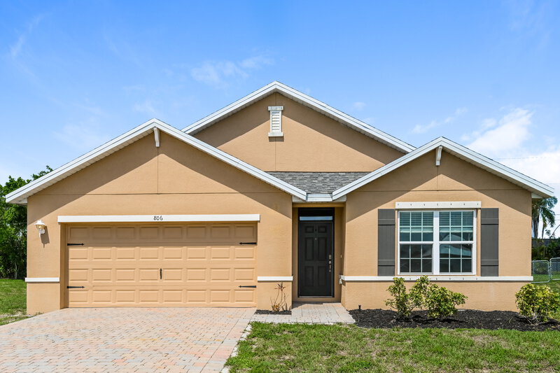 1,990/Mo, 806 SW 11th Ave Cape Coral, FL 33991 External View
