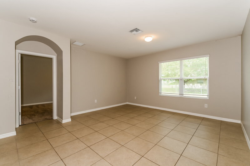1,990/Mo, 806 SW 11th Ave Cape Coral, FL 33991 Living Room View