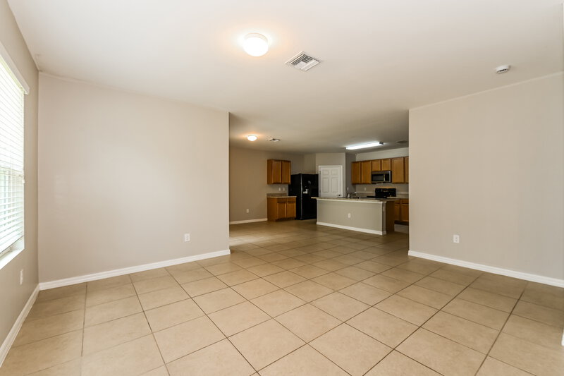 1,990/Mo, 806 SW 11th Ave Cape Coral, FL 33991 Living Room View 2