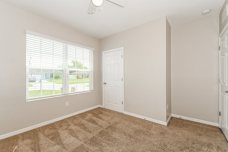 1,990/Mo, 806 SW 11th Ave Cape Coral, FL 33991 Bedroom View 2