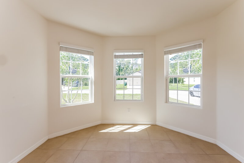 2,105/Mo, 713 SW 4th Ter Cape Coral, FL 33991 Dining Room View