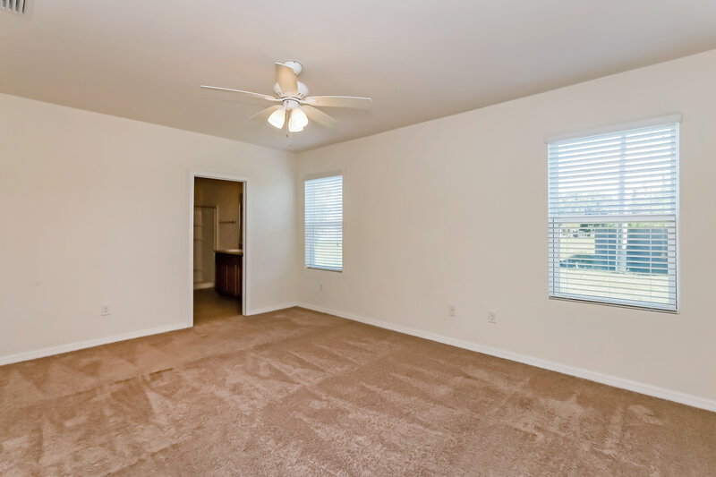 2,105/Mo, 713 SW 4th Ter Cape Coral, FL 33991 Main Bedroom View