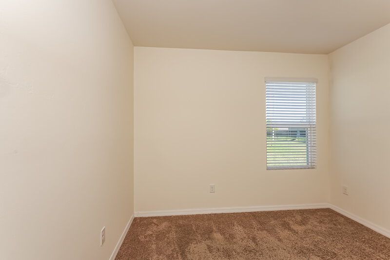 2,105/Mo, 713 SW 4th Ter Cape Coral, FL 33991 Bedroom View 3