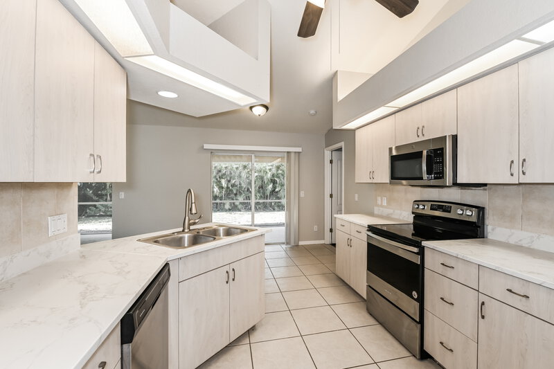 2,170/Mo, 1901 SW 26th Ter Cape Coral, FL 33914 Kitchen View 2