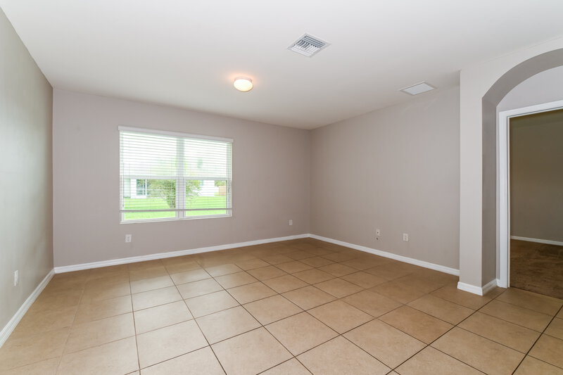 1,735/Mo, 401 SE 6th Ter Cape Coral, FL 33990 Living Room View