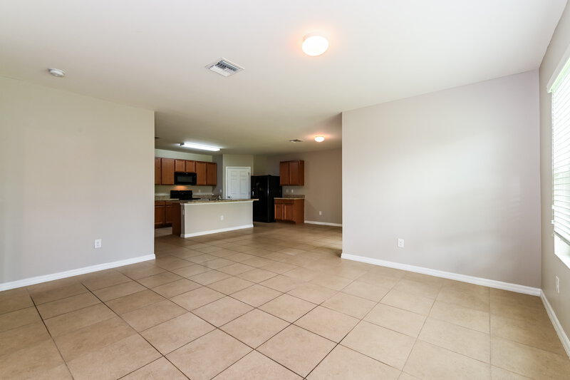 1,735/Mo, 401 SE 6th Ter Cape Coral, FL 33990 Living Room View 2