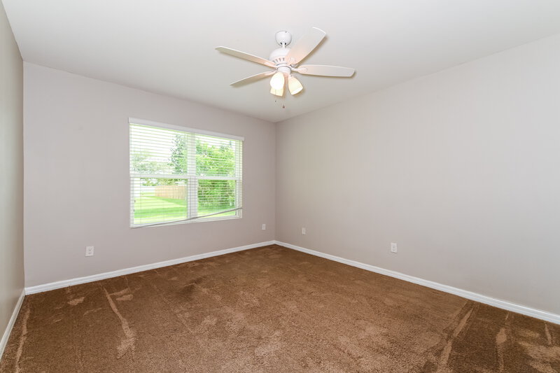 1,735/Mo, 401 SE 6th Ter Cape Coral, FL 33990 Main Bedroom View 2