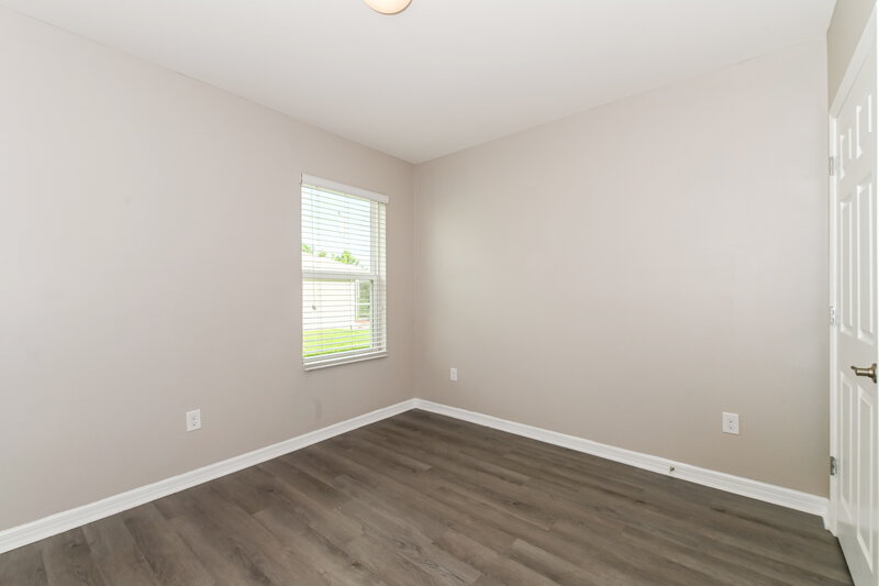 1,735/Mo, 401 SE 6th Ter Cape Coral, FL 33990 Bedroom View 2