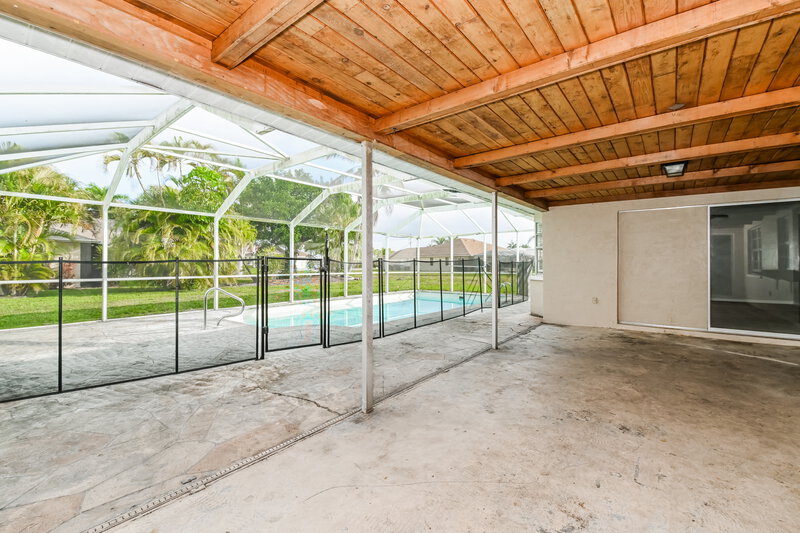 2,360/Mo, 2261 SE 28th St Cape Coral, FL 33904 Sun Room View