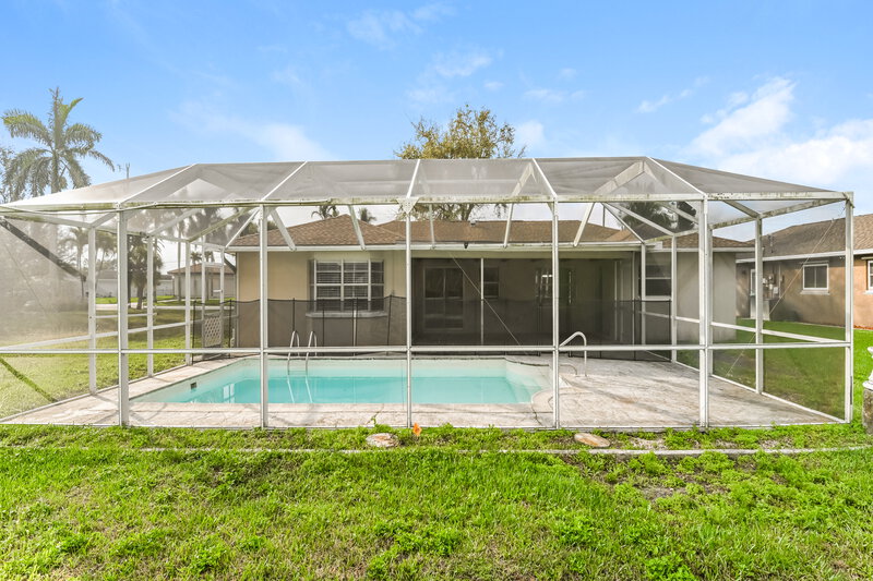 2,360/Mo, 2261 SE 28th St Cape Coral, FL 33904 Rear View