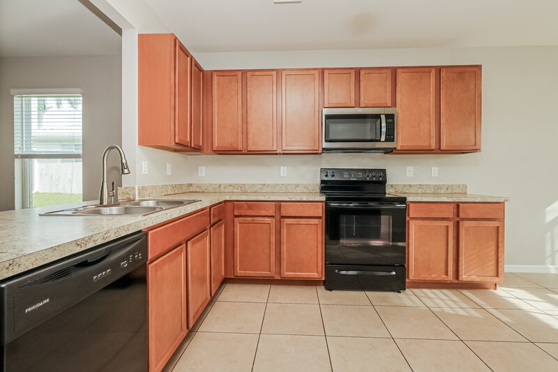 1,840/Mo, 1418 SW 1st Ave Cape Coral, FL 33991 Kitchen View