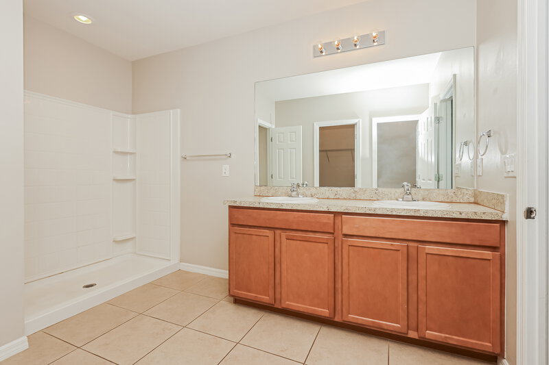 1,840/Mo, 1418 SW 1st Ave Cape Coral, FL 33991 Main Bathroom View