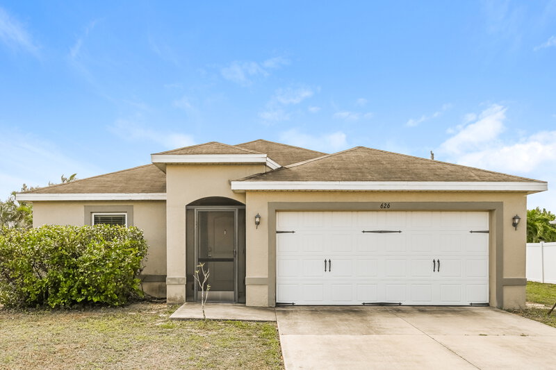 2,190/Mo, 626 SW 22nd Ter Cape Coral, FL 33991 External View