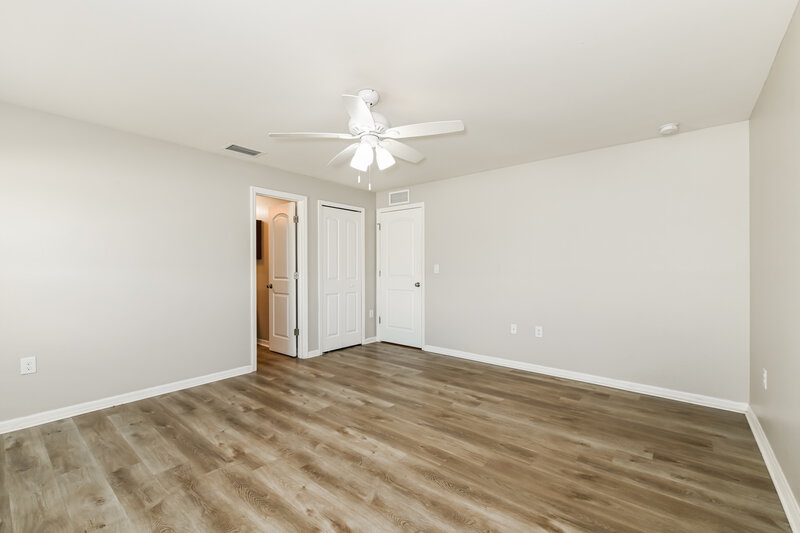 2,190/Mo, 626 SW 22nd Ter Cape Coral, FL 33991 Main Bedroom View 2