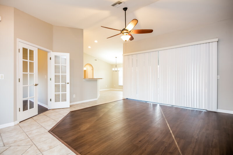 2,410/Mo, 808 SW 14th Ave Cape Coral, FL 33991 Living Roomlarge View 3