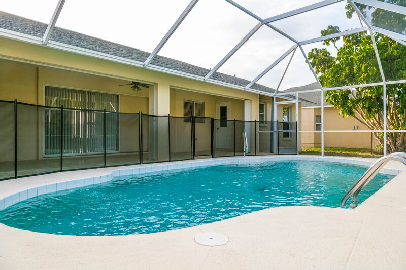 2,200/Mo, 2207 SW 12th Pl Cape Coral, FL 33991 Poollarge View