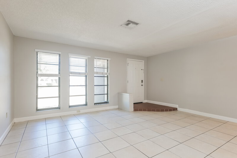 1,785/Mo, 1314 SE 16th St Cape Coral, FL 33990 Living Room View