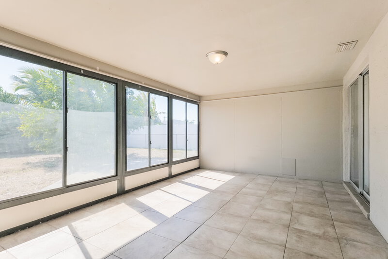 1,785/Mo, 1314 SE 16th St Cape Coral, FL 33990 Sun Room View