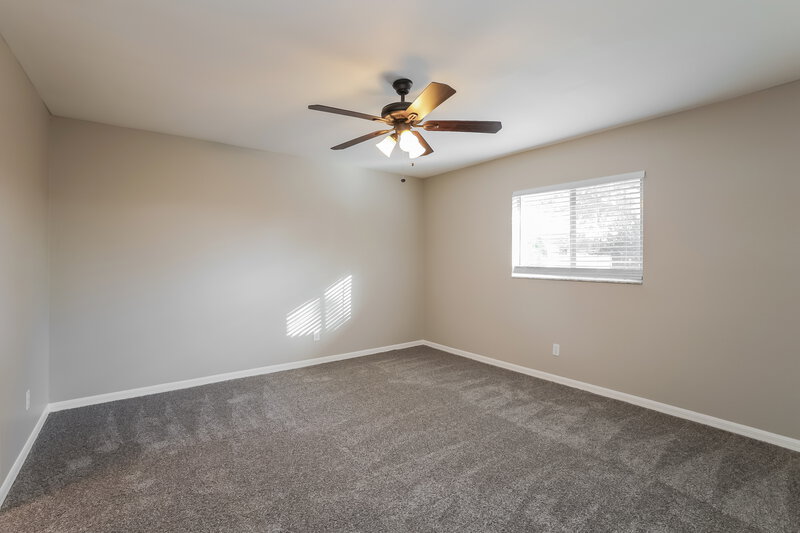 1,710/Mo, 28 SW 13th St Cape Coral, FL 33991 Main Bedroom View 2