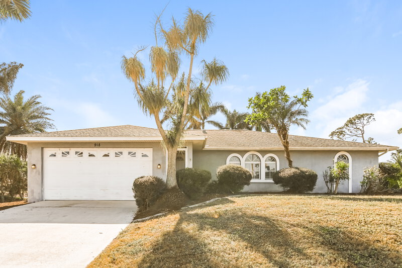 2,060/Mo, 918 SW 19th Ln Cape Coral, FL 33991 External View
