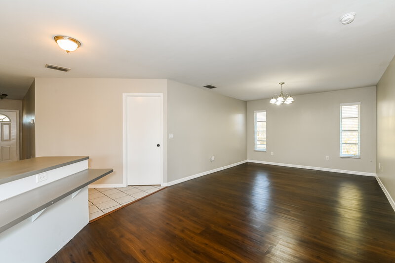 2,060/Mo, 918 SW 19th Ln Cape Coral, FL 33991 Family Room View